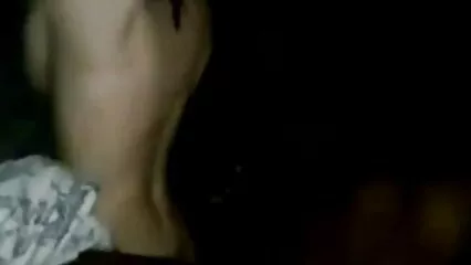Una tettona donne famose scopano viene dalla massaggiatrice rossa per fare sesso lesbico.