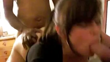 A due giovani ragazze non film hard donne con animali dispiace una gangbang di Capodanno con i loro due fidanzati.
