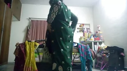 I mulatti al casting hanno scopato un video gratis scopata uomo con i cappucci bagnati e le fighe leccate.