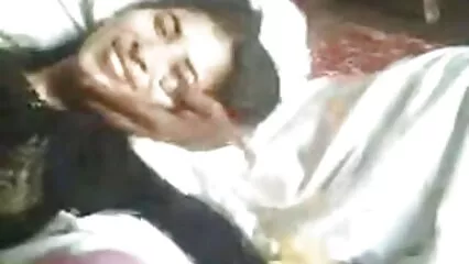 La sposa, un paio d'ore prima del matrimonio, ha comunque tradito lo sposo. porno gratis donne con animali