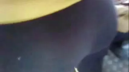 Bionda dai grossi seni scopa, scambia carezze orali con il porno gratis con animali suo amante.