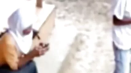 La ragazza dopo donne con animali video porno il massaggio sostituisce il suo culo succoso con un'anale profonda.