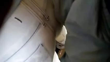 La sorellastra grassa video porno con donne tettone mi ha fatto toccare le sue grandi tette.