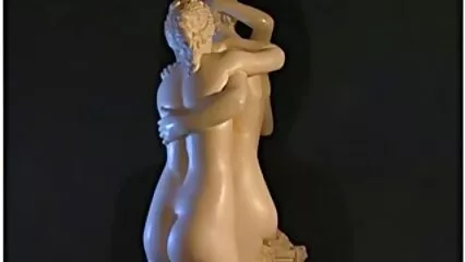 Bionda magra mostra i seni piccoli al capo e fa un pompino a Ryan voglioporno belen Driller.