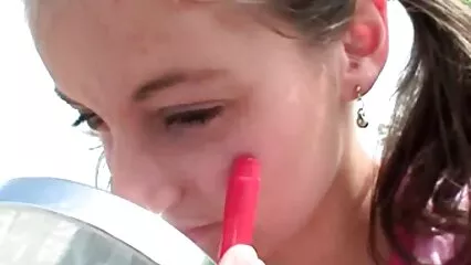 Il ragazzo ha invitato una bionda magra nella sauna film porno con animali e donne e l'ha strappata alla pecorina.