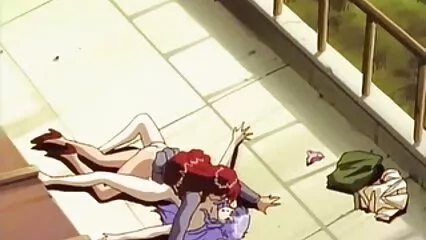 La ragazza russa porno gratis con animali allarga le gambe magnificamente in POV.