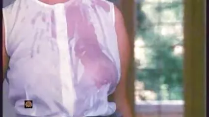 Una lesbica matura ha organizzato un massaggio sessuale per video di scopate gratis una giovane ragazza.