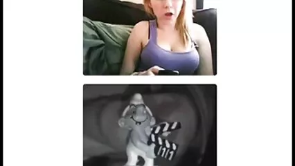 La sorella preoccupata ha svegliato il fratellastro con un pompino. foto di vecchie donne nude