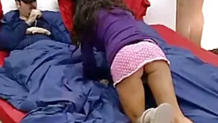 La bionda depravata ha chiesto al suo video gratis porno con cani patrigno di scoparla nella sua figa.