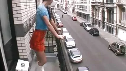 Una lesbica dai capelli rossi in calze scopate italiane gratis durante un massaggio ha reso Cooney una mora lussuriosa.