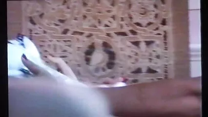La bionda porno con asiatiche ha incorniciato la figa al casting per Cooney e il sesso.