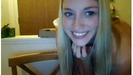 Bionda magra fustigata con film porno vecchie troie un amico con un grosso cazzo quasi gratis.