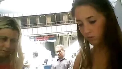 Pound Ava Taylor e film porno che scopano la figa della sua amica con un cazzo stupendo.
