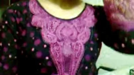 La matrigna ha dato il figliastro e ha collegato porno estremo con animali la figliastra.