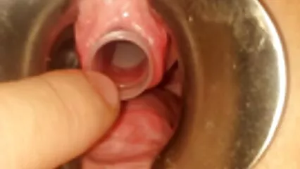 I film porno con vecchie capi hanno fatto sesso di gruppo durante l'intervista.