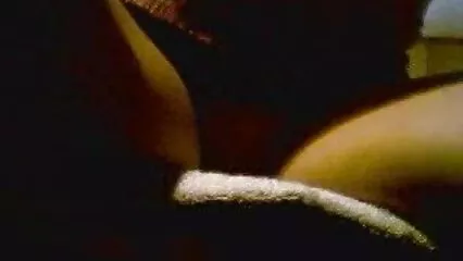 Ragazza russa salta sul cazzo di un amico video amatoriali di scopate dopo il pompino e viene.