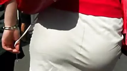 Un giovane dopo un pompino ha piantato la figa di video porno scopate con animali sua sorella sul suo pistone duro.