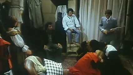 Il negro video porno tra giovani strappa il capron sui culi delle giovenche e se le fotte in culi elastici.