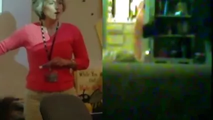 Ragazze carine invece di una master class impegnata nane inculate nel sesso lesbico.