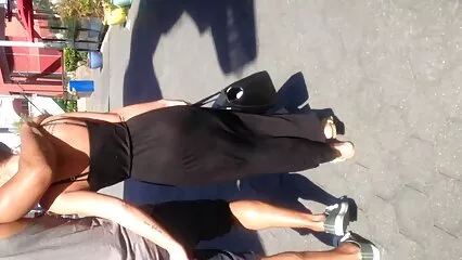 Una troia tatuata ha preparato l'anale nonne italiane scopano per un appuntamento.