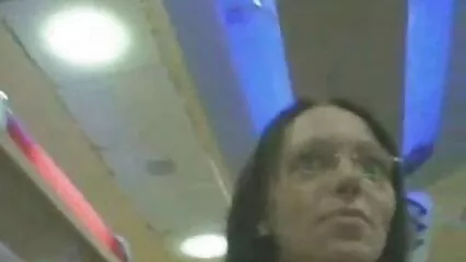La bionda ha preso in video porno gratis zie e nipoti bocca il grosso cazzo di un vicino proprio nel corridoio.