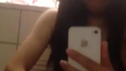 Il sesso di gruppo in bagno con un giocatore di tennis placa la sete di due ragazze con foto porno donne mature gratis sperma appiccicoso.