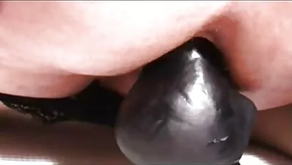 L'amante scopa un paio di film porno nonne troie amiche nel culo in un sesso di gruppo alla capanna.