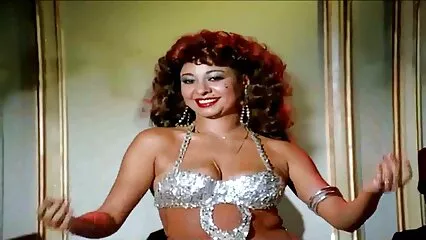 La ragazza in lattice film porno con tardone preferisce il trio e la doppia penetrazione.