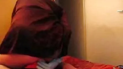 La bellezza russa ha deciso di tradire un ragazzo megasesso anale con il suo amico.