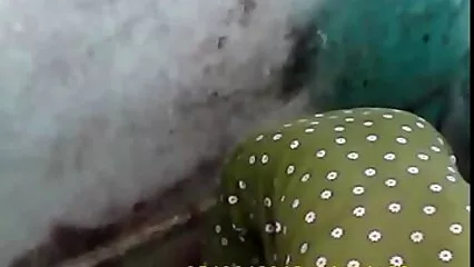 Signora dai capelli rossi con grandi tette viene da una scopata appassionata con un amico. foto fiche pelose gratis