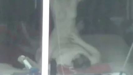 Una coppia sposata video mature arrapate scopa in studio come Stakhanov nella miniera.