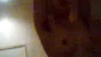 Una ragazza in calze bianche si scopa il fidanzato in prima persona video gratis di scopate prima del matrimonio.