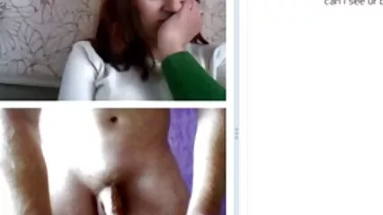 Una mamme troie porn coppia di lesbiche sta leccando i sekel nell'acqua calda del bagno.