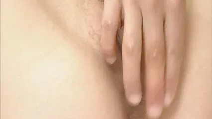 Ragazze con grandi tette e un ragazzo che filmano porno film porno con donne di colore fatti in casa di gruppo.