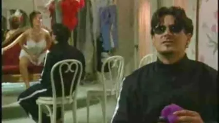 Milf con tette di silicone ha scopato un uomo con porno vecchie maiale la gola e con entrambe le mani.