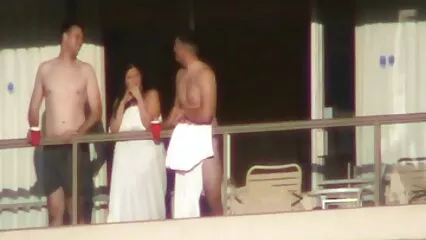 La bella tettona si gode il pompino e video amatoriali megasesso il sesso pov.