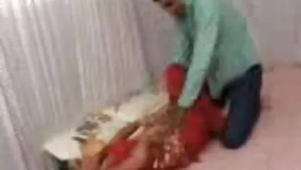 Una mulatta tatuata con grandi tette fa sesso in natura. video porno con prostitute italiane