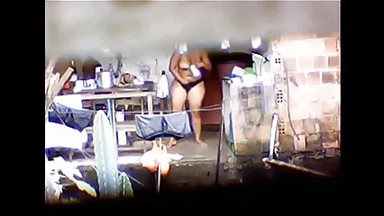 Un'infermiera in leggings salta sul cazzo di un ragazzo film porno gratis con cavalli dopo un allenamento.