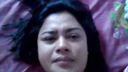 Un uomo ha scopato due film porno con il cane ragazze asiatiche sexy sotto la doccia dopo un massaggio.