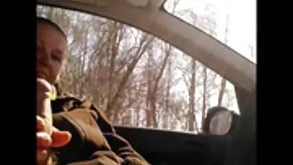 Una ragazza mulatta in costume da bagno attillato posa video porno gratis padre e figlia per uno straniero e si concede a lui.