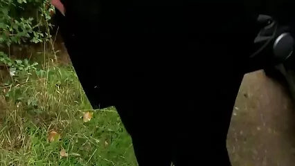 La bellezza porno con asiatiche russa non rifiuta la possibilità di venire durante il porno fatto in casa.