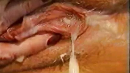 Giovane bionda russa in lingerie scopa con un ragazzo in film porno con preti prima persona e viene.